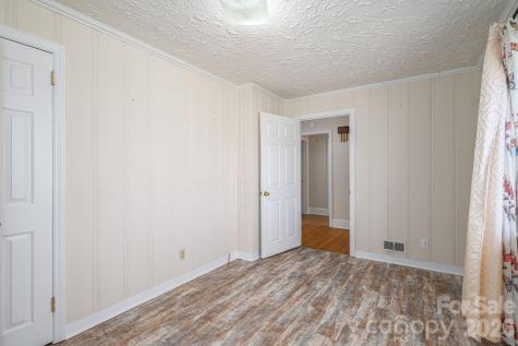 1606 Davis Park Road Gastonia NC 28052