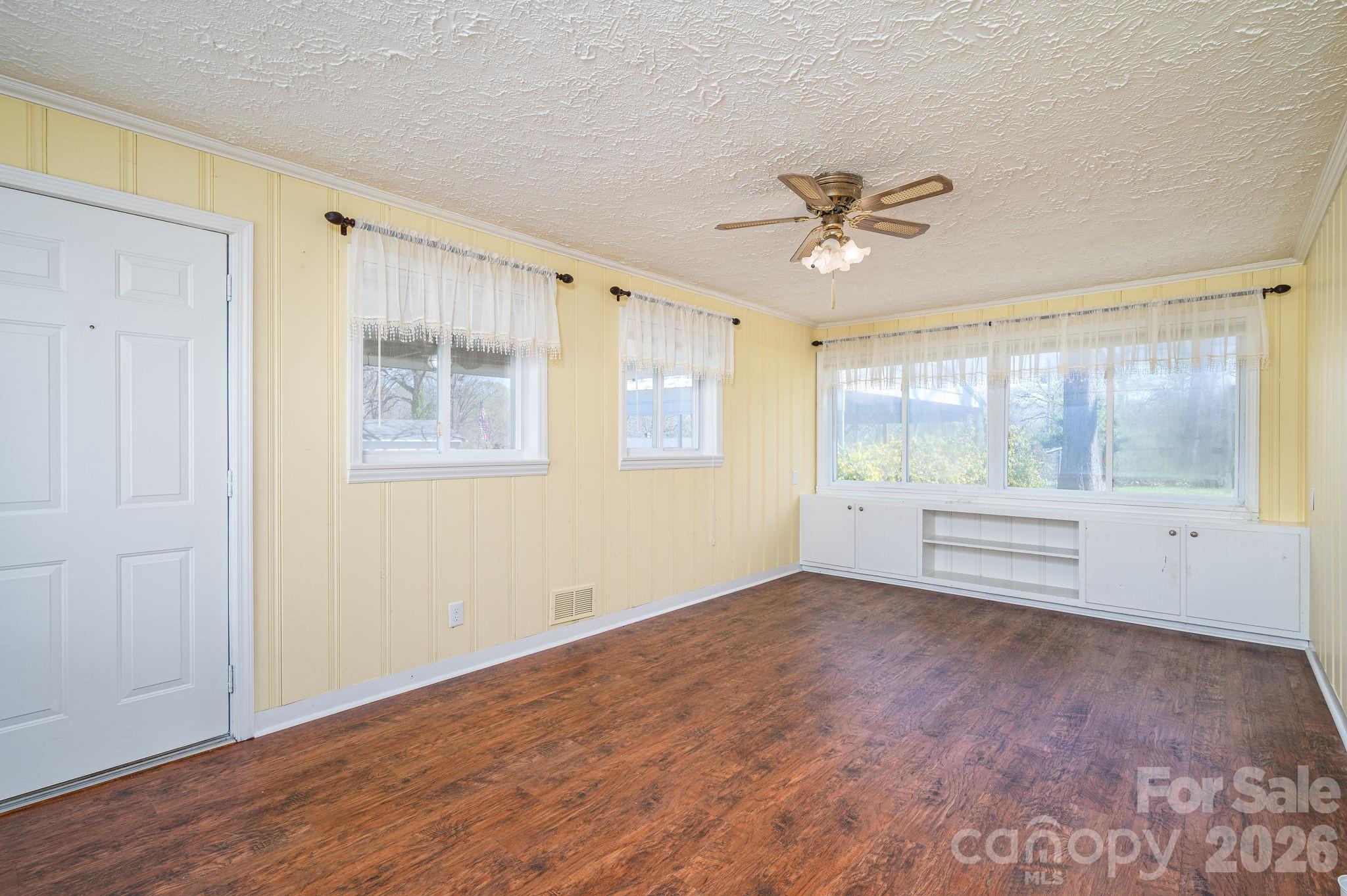 1606 Davis Park Road Gastonia NC 28052