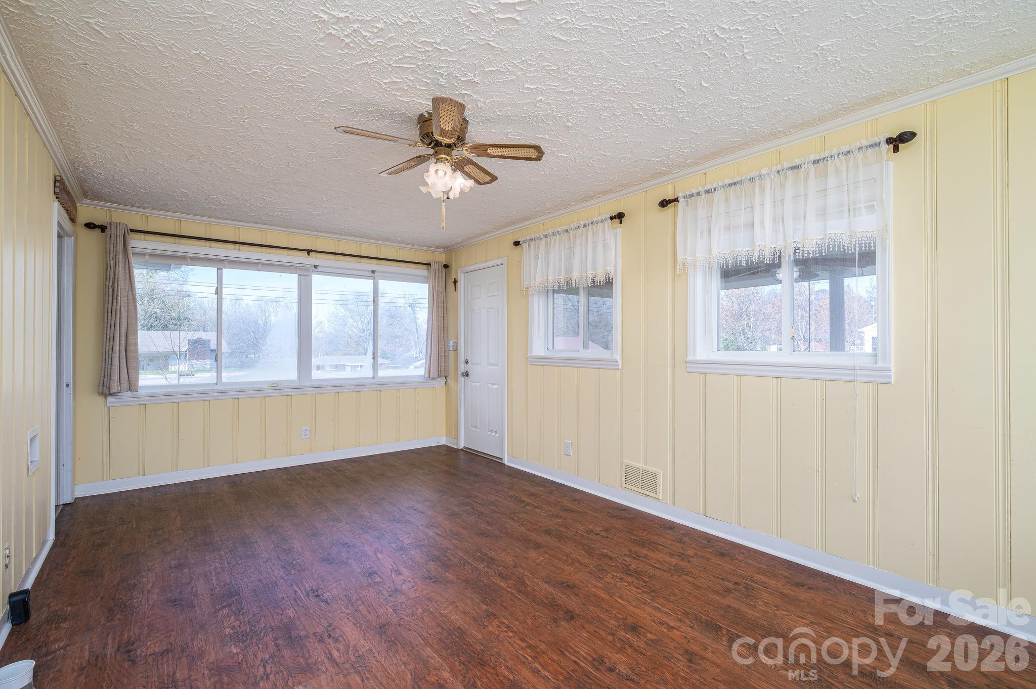 1606 Davis Park Road Gastonia NC 28052
