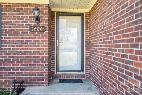 1606 Davis Park Road Gastonia NC 28052