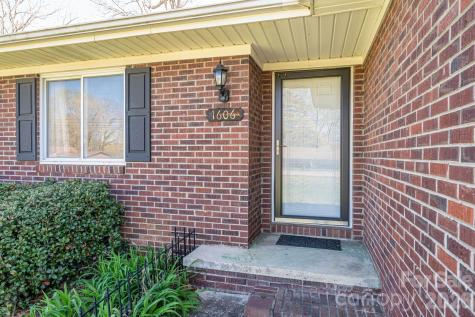 1606 Davis Park Road Gastonia NC 28052