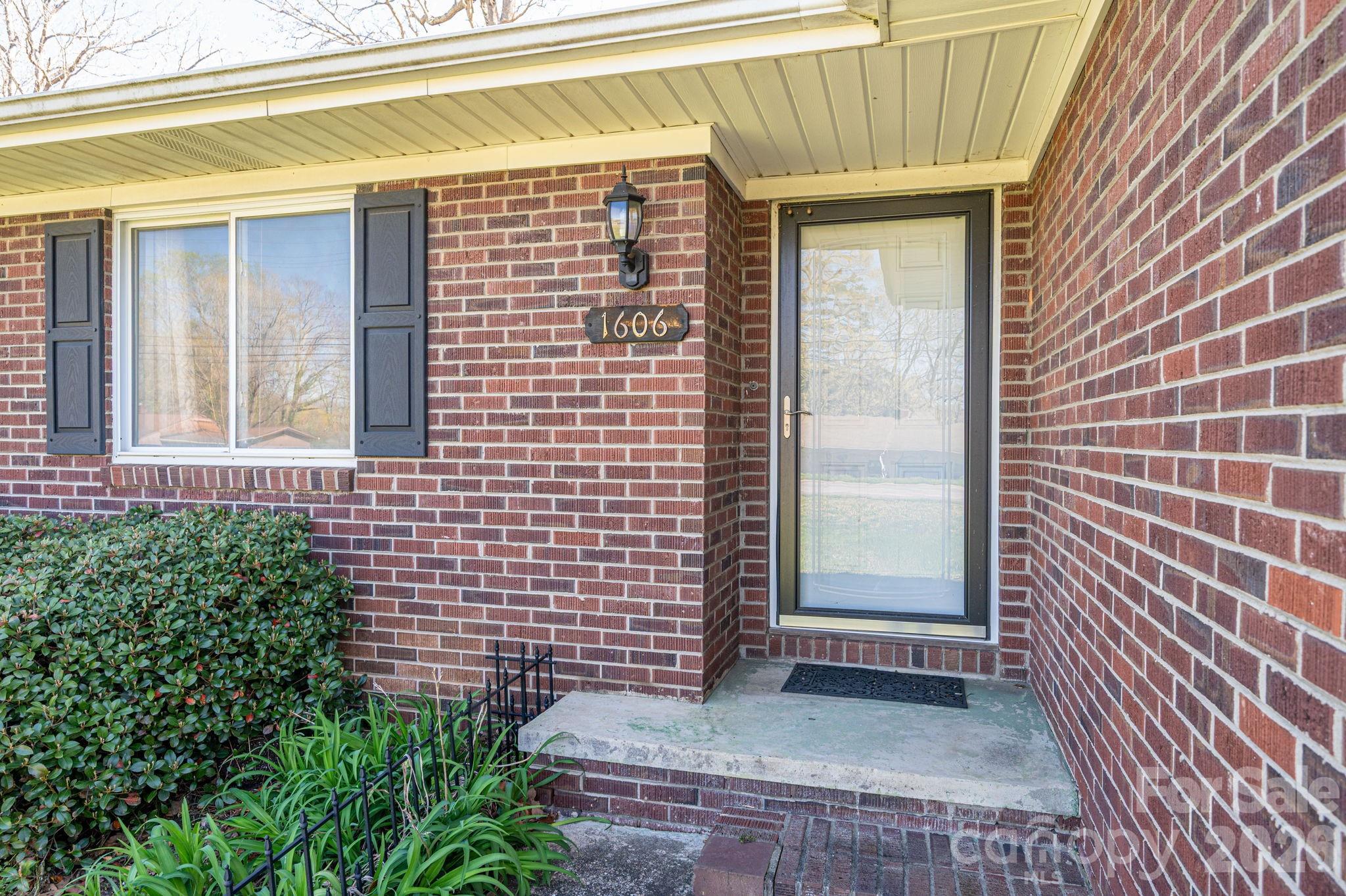 1606 Davis Park Road Gastonia NC 28052