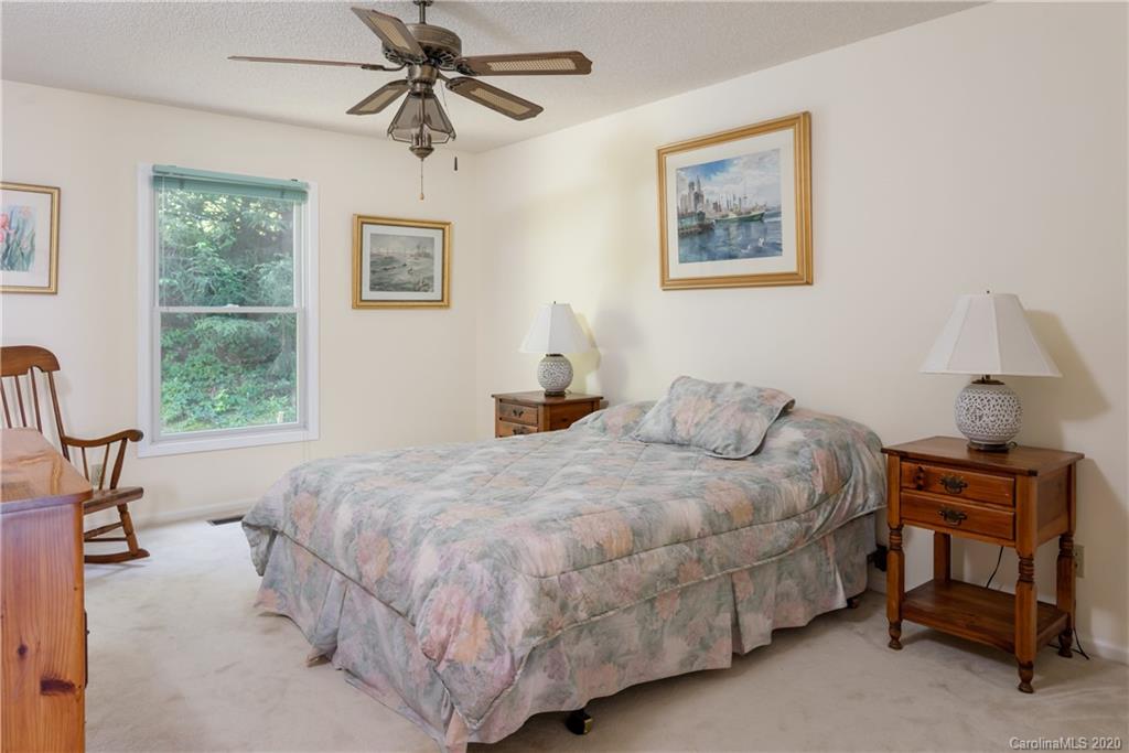 23 Ridgeview Way Asheville NC 28803
