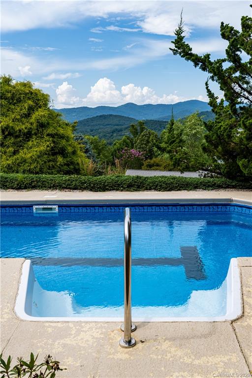 23 Ridgeview Way Asheville NC 28803
