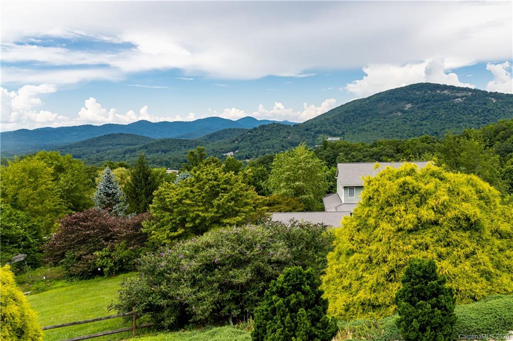 23 Ridgeview Way Asheville NC 28803