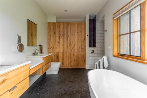 7 Bee Balm Way Asheville NC 28804