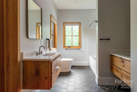 7 Bee Balm Way Asheville NC 28804