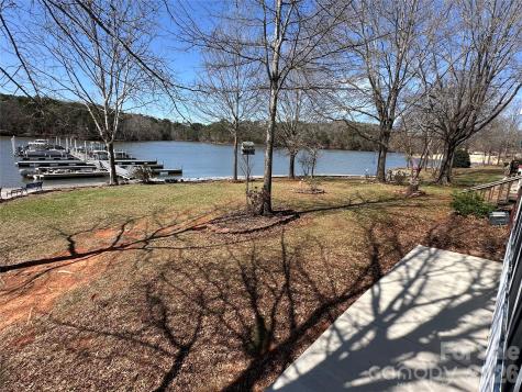 101 Dogwood Circle New London NC 28127