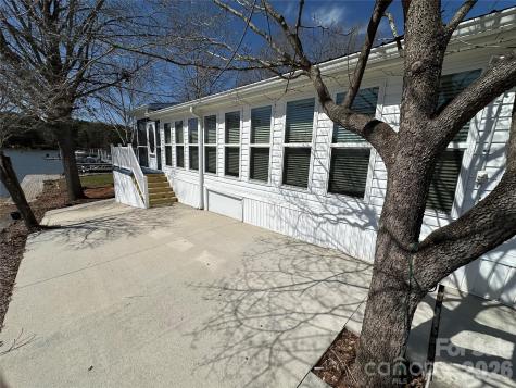 101 Dogwood Circle New London NC 28127