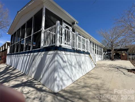 101 Dogwood Circle New London NC 28127