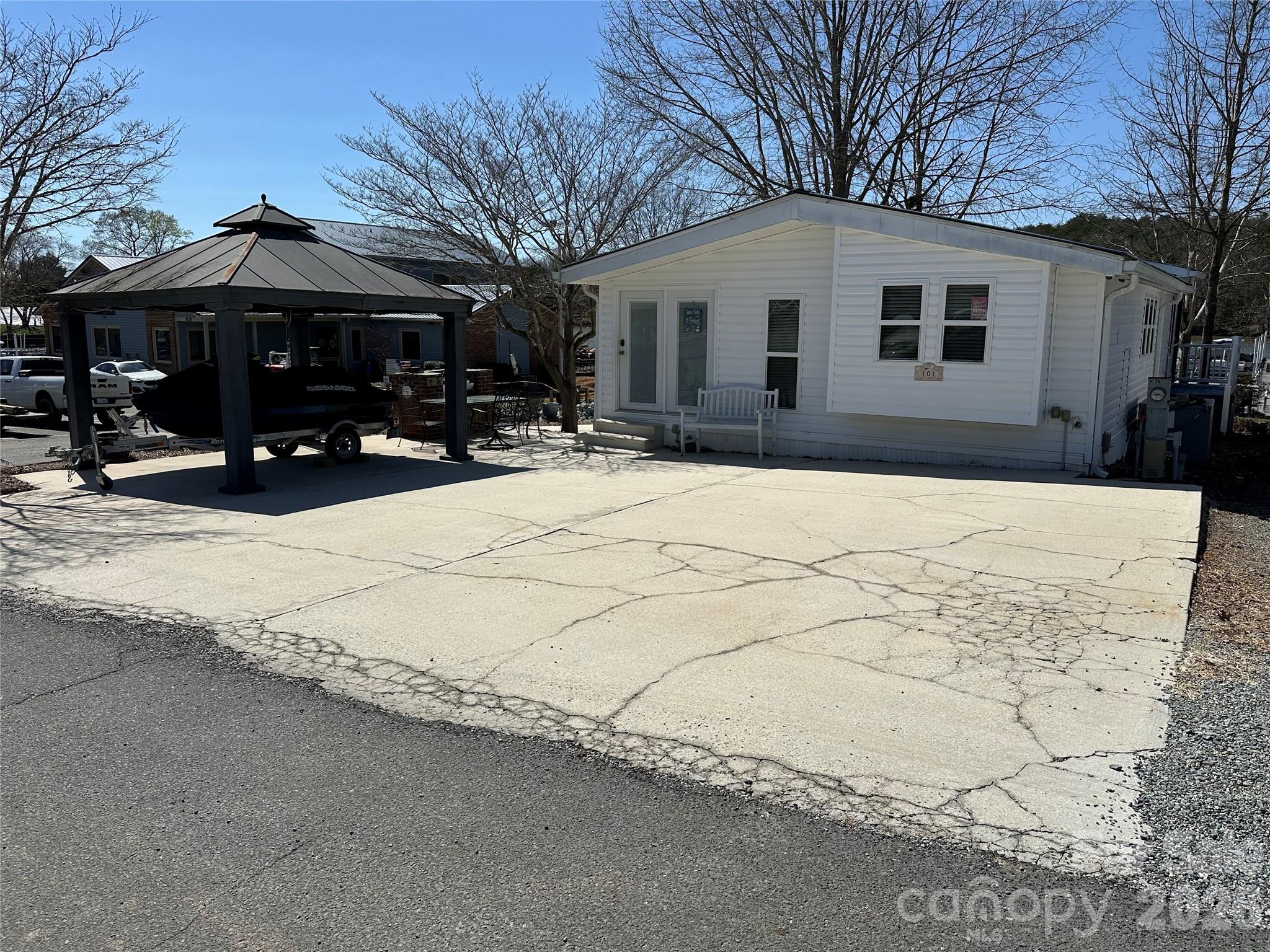 101 Dogwood Circle New London NC 28127