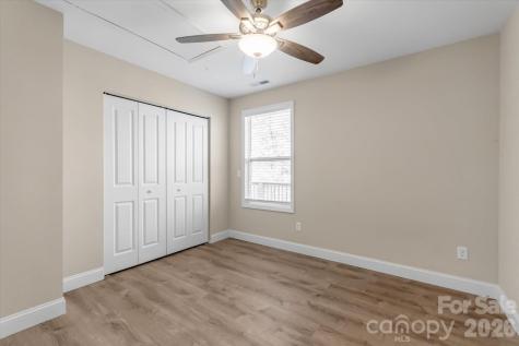 127 Hawthorne Drive Brevard NC 28712