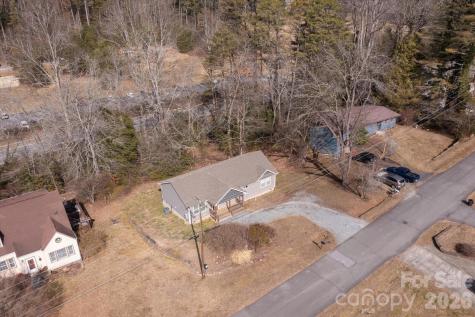 127 Hawthorne Drive Brevard NC 28712
