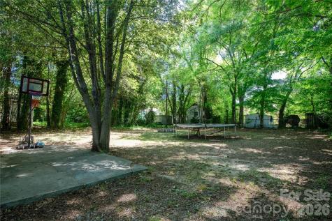 1913 Freeman Mill Road Greensboro NC 27406