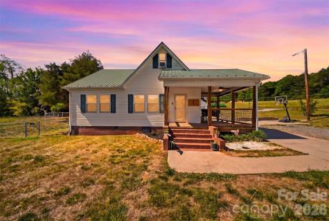 4039 Hartland Road Lenoir NC 28645