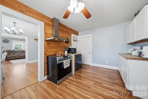 4039 Hartland Road Lenoir NC 28645