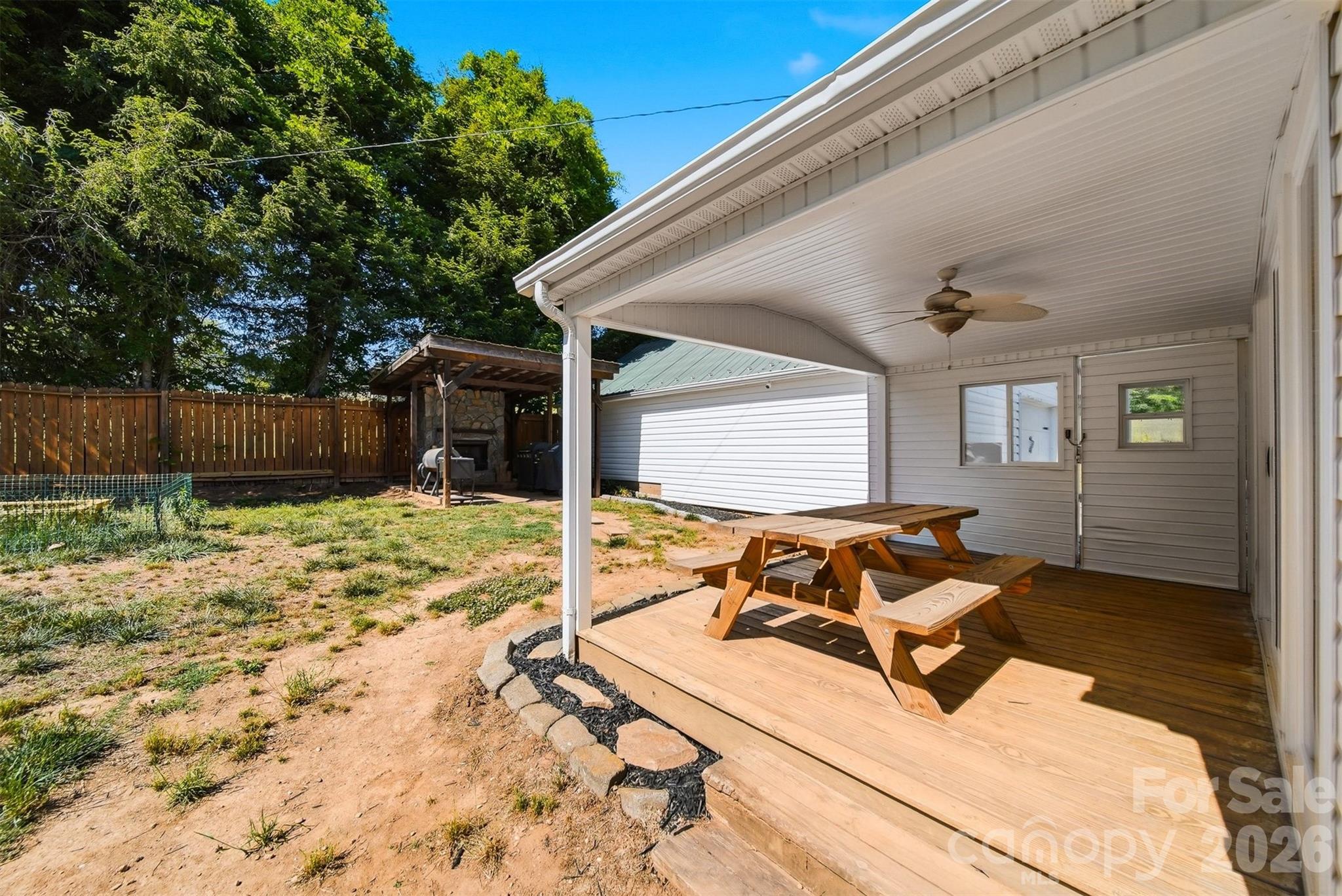 4039 Hartland Road Lenoir NC 28645