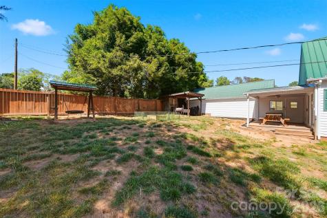 4039 Hartland Road Lenoir NC 28645