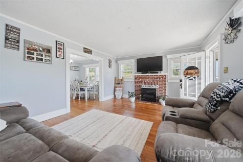 4039 Hartland Road Lenoir NC 28645