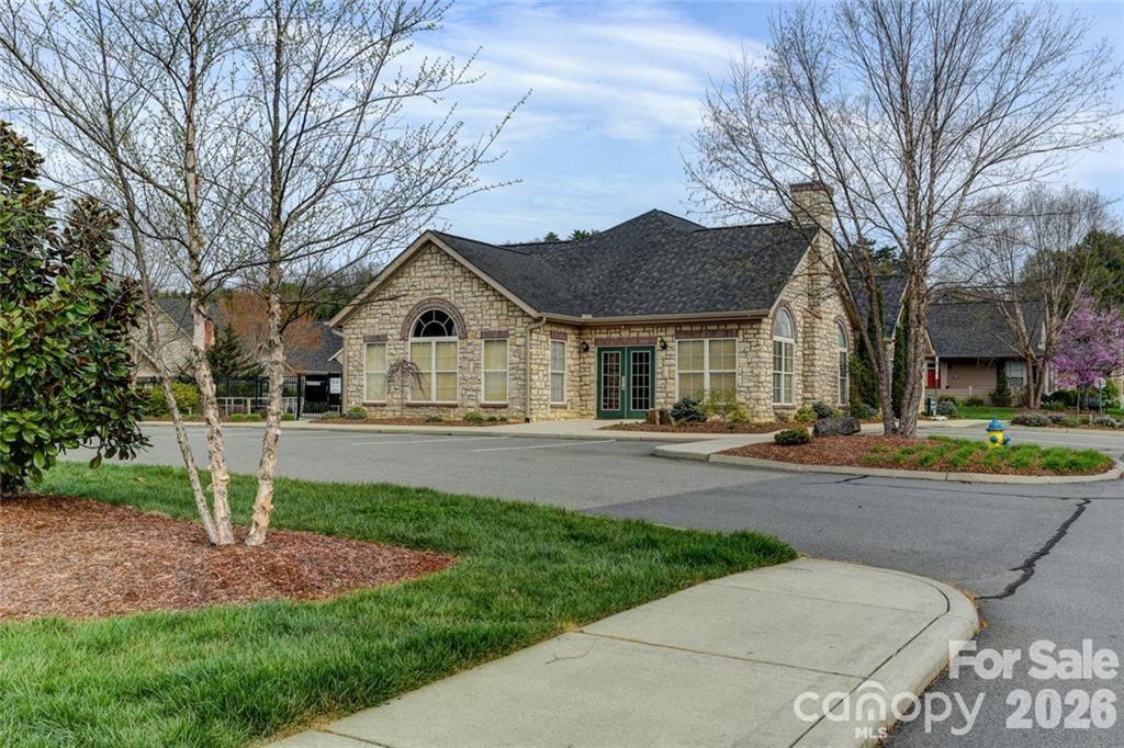 6 Mountain Meadow Circle Weaverville NC 28787