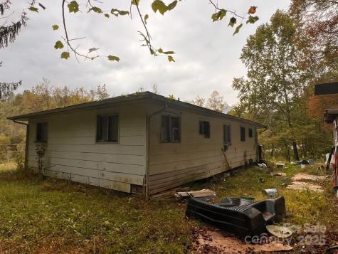 1371 Wing Road Bakersville NC 28705