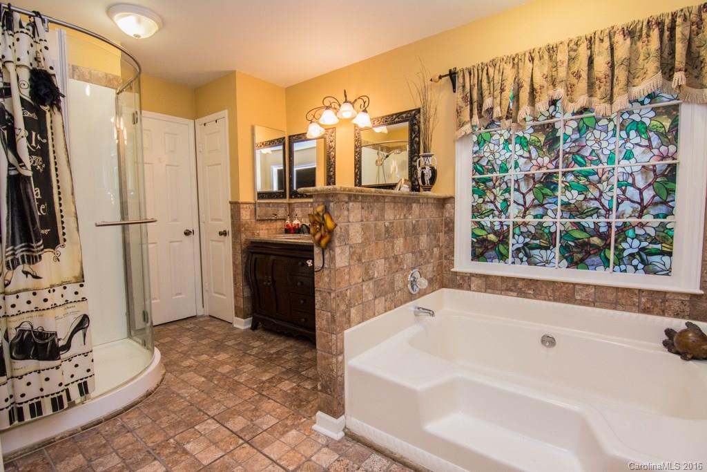 2331 Hunters Bluff Drive Matthews NC 28105