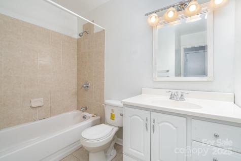 8005 Horse Chestnut Lane Charlotte NC 28277