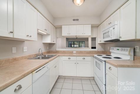 8005 Horse Chestnut Lane Charlotte NC 28277