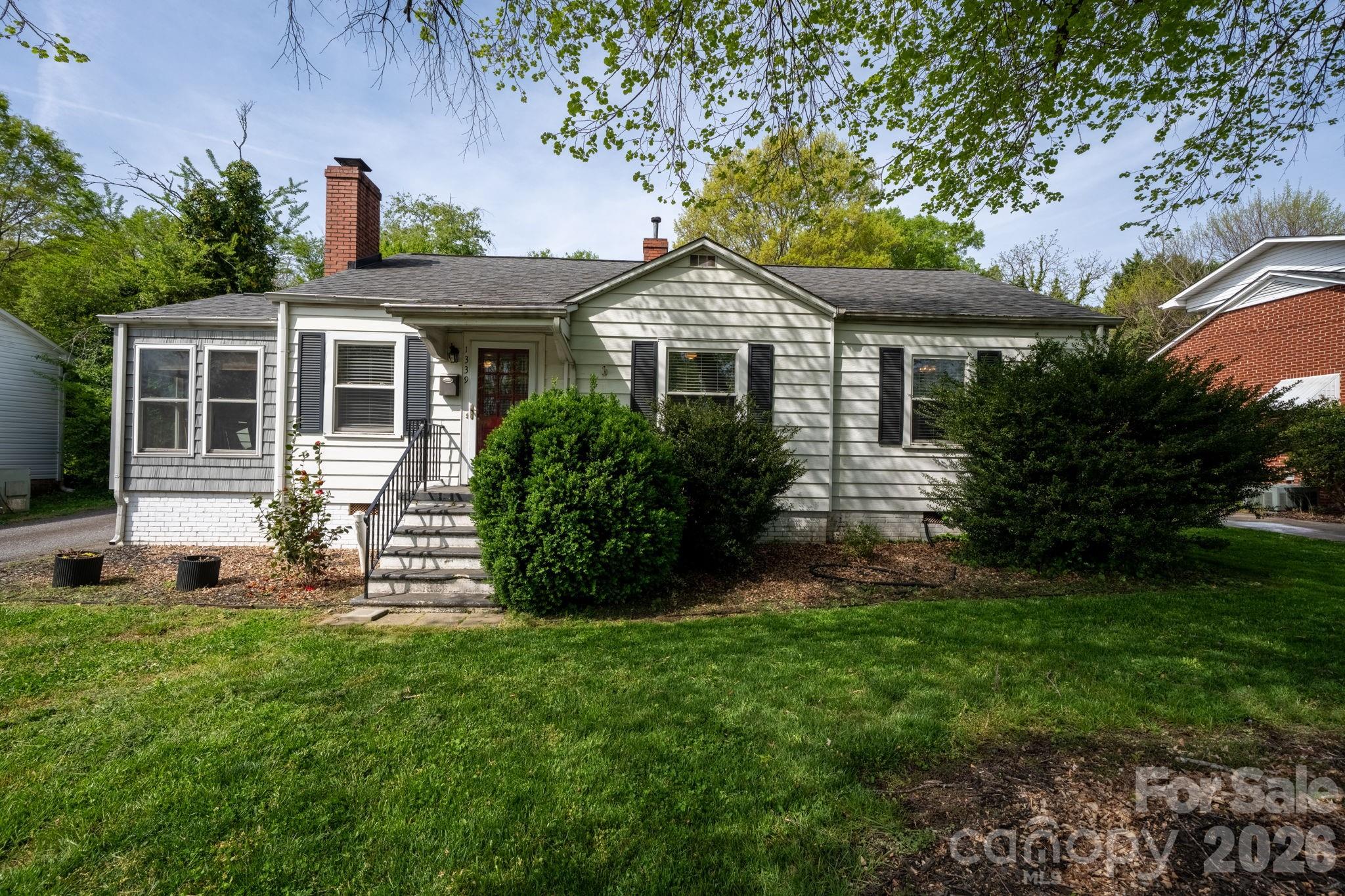 1339 11th Street NW Hickory NC 28601