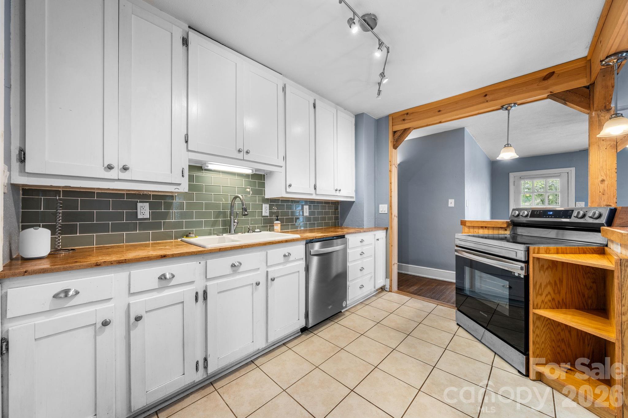 1339 11th Street NW Hickory NC 28601