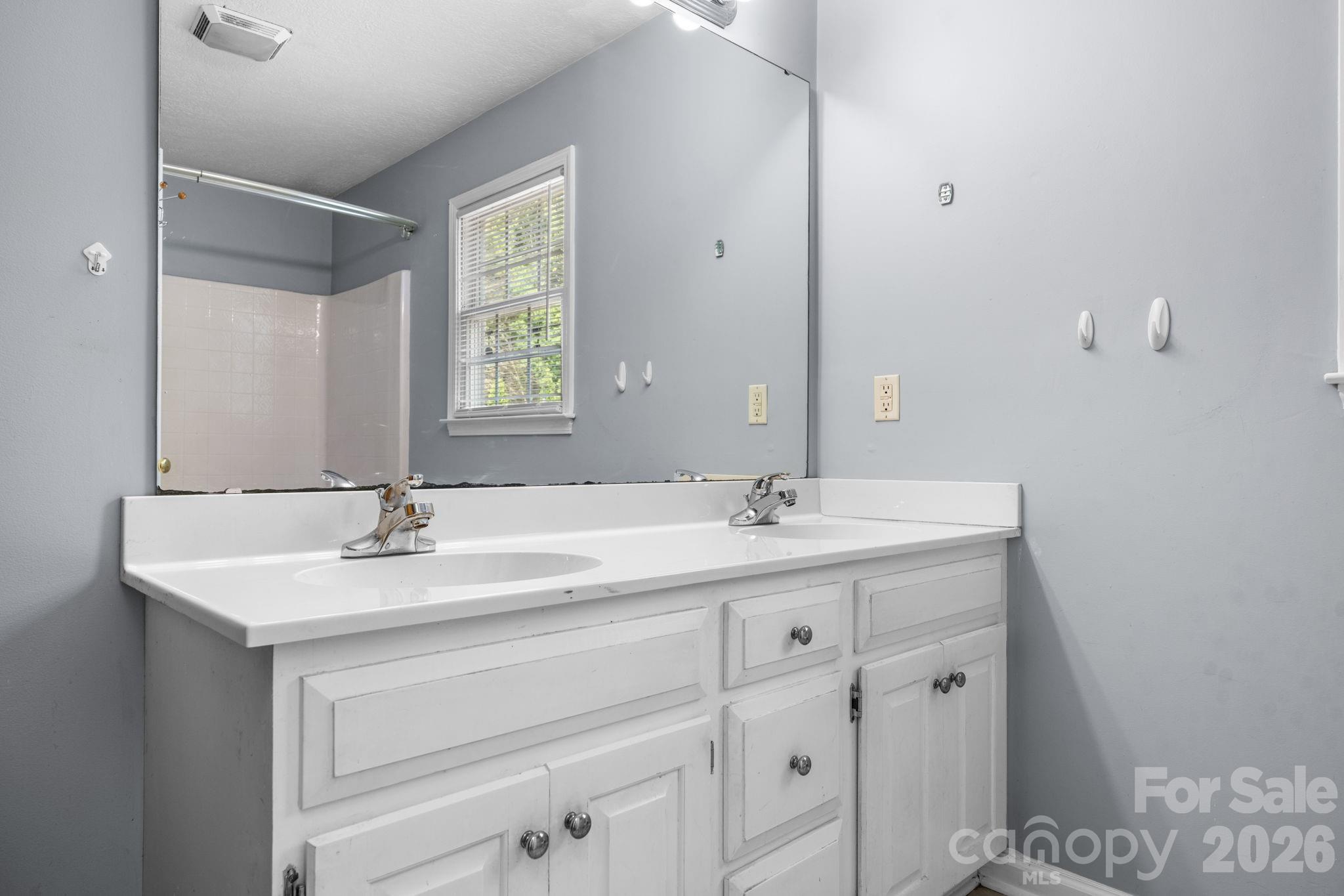1339 11th Street NW Hickory NC 28601