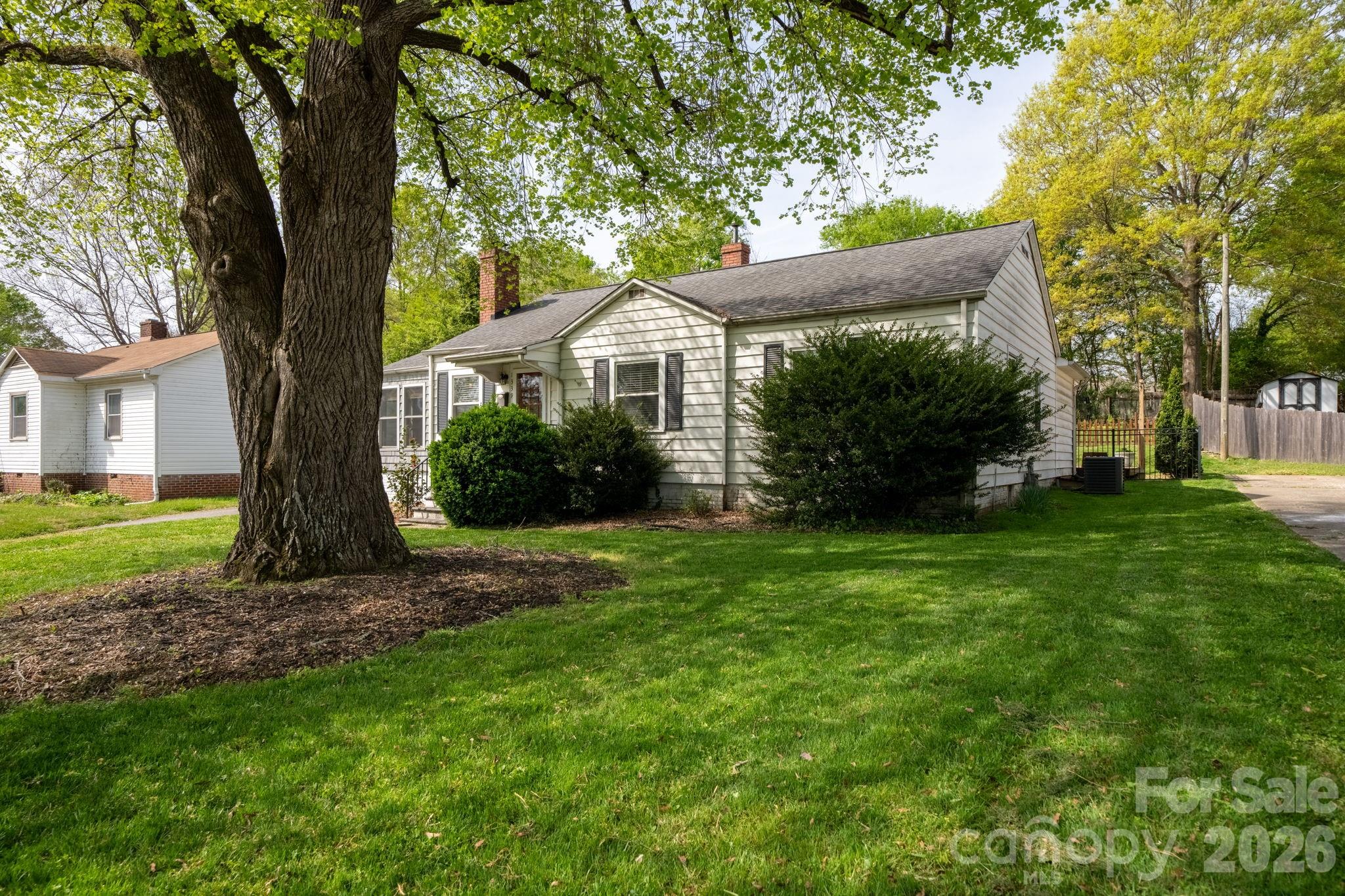 1339 11th Street NW Hickory NC 28601