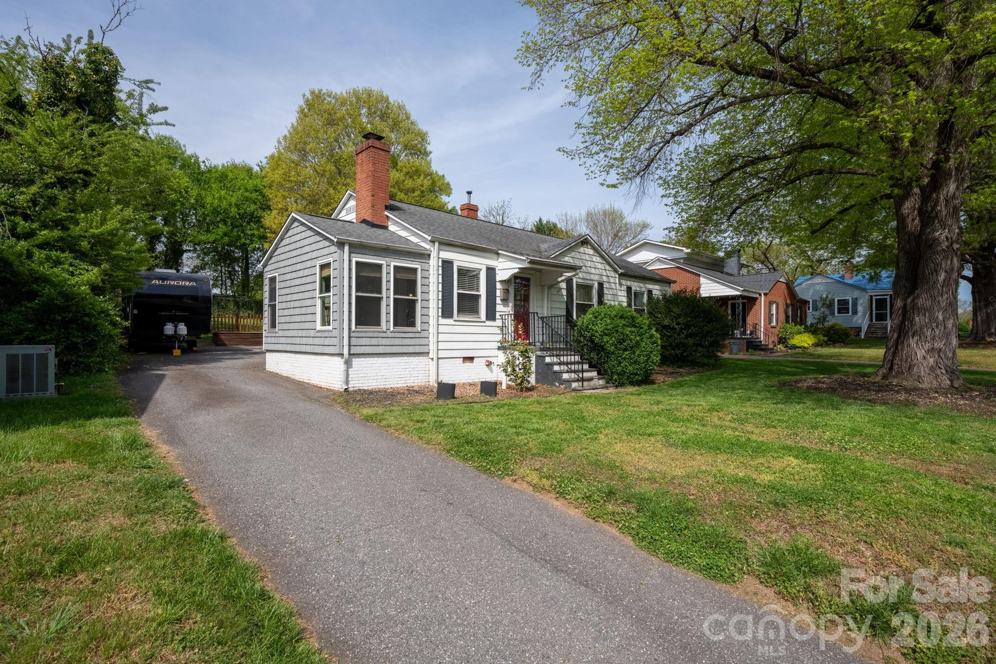 1339 11th Street NW Hickory NC 28601