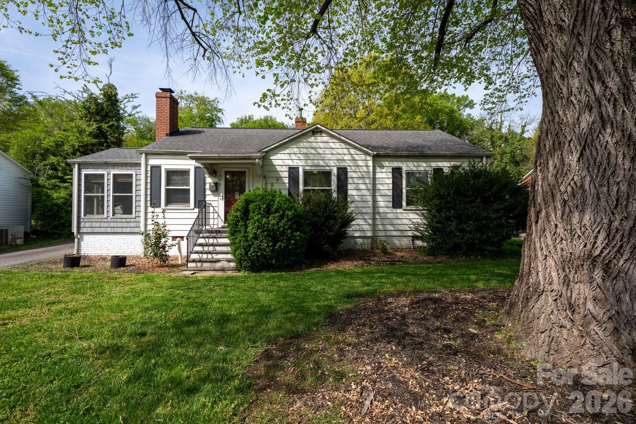 1339 11th Street NW Hickory NC 28601
