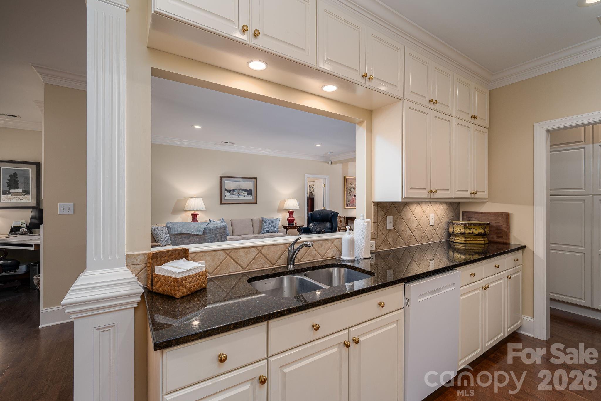 1634 Elkhart Circle Gastonia NC 28054