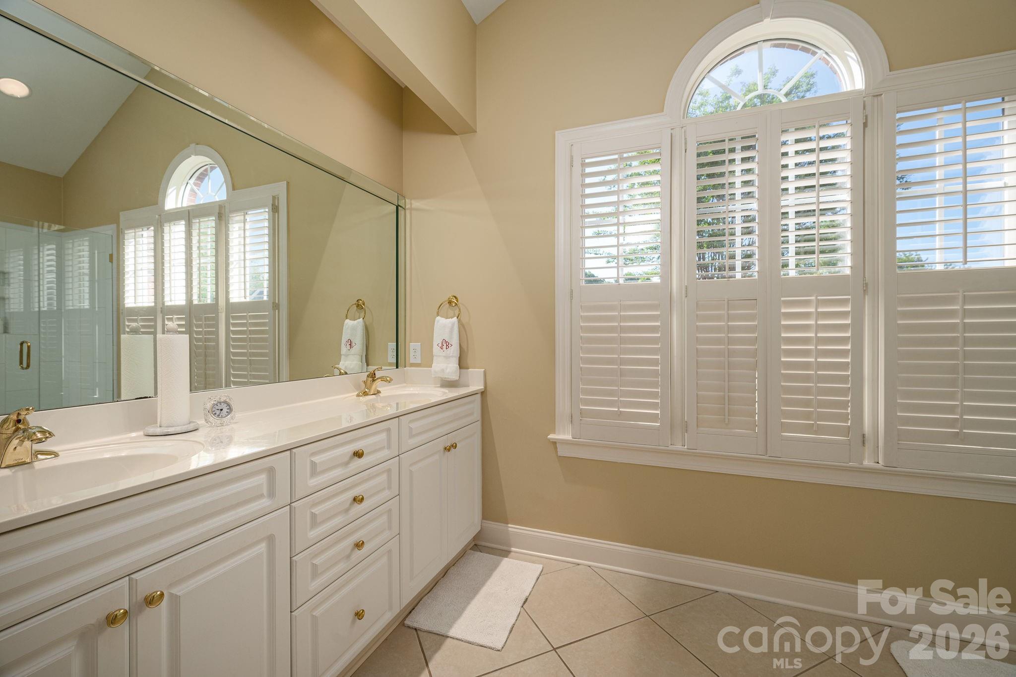 1634 Elkhart Circle Gastonia NC 28054