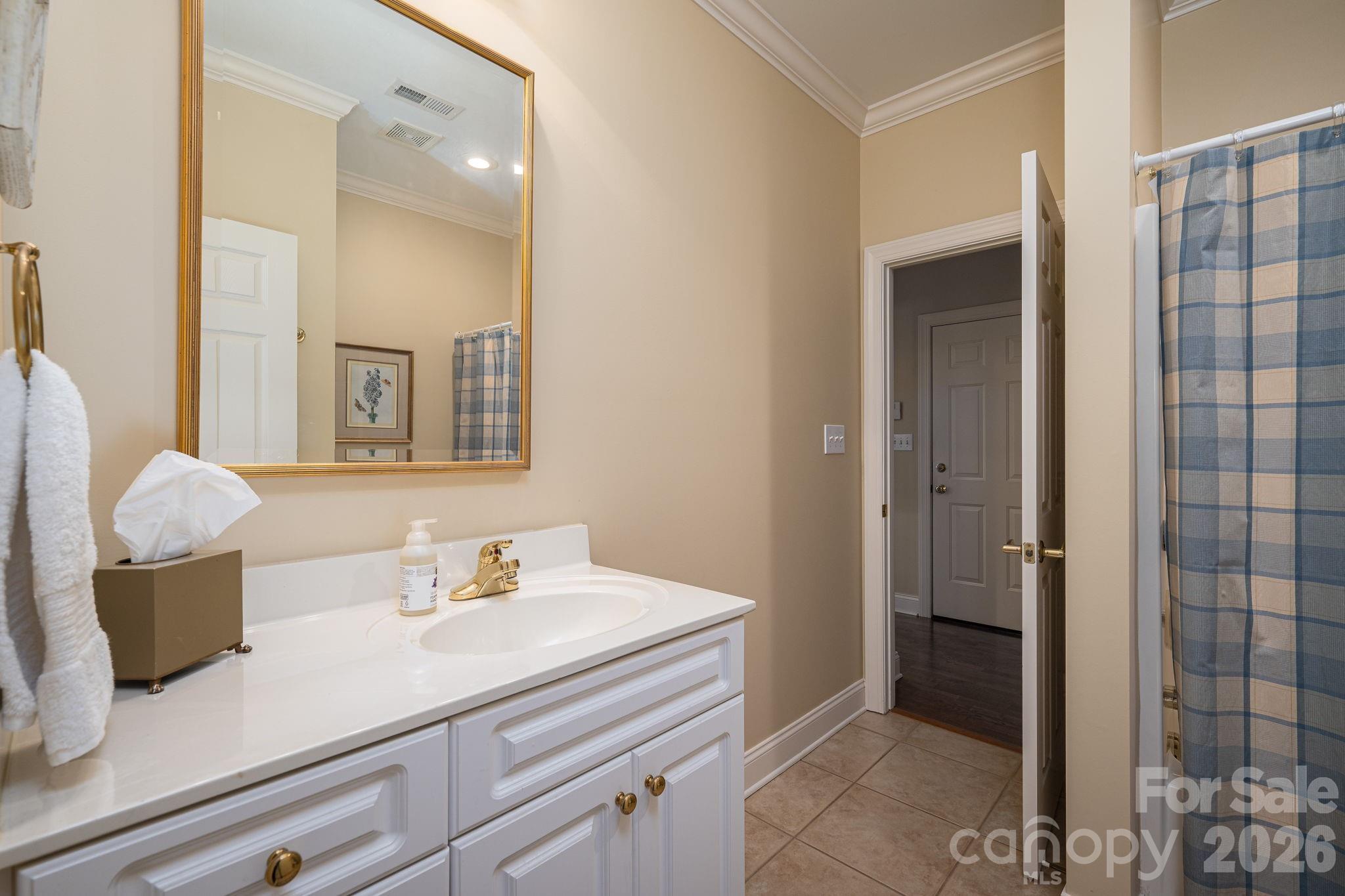 1634 Elkhart Circle Gastonia NC 28054
