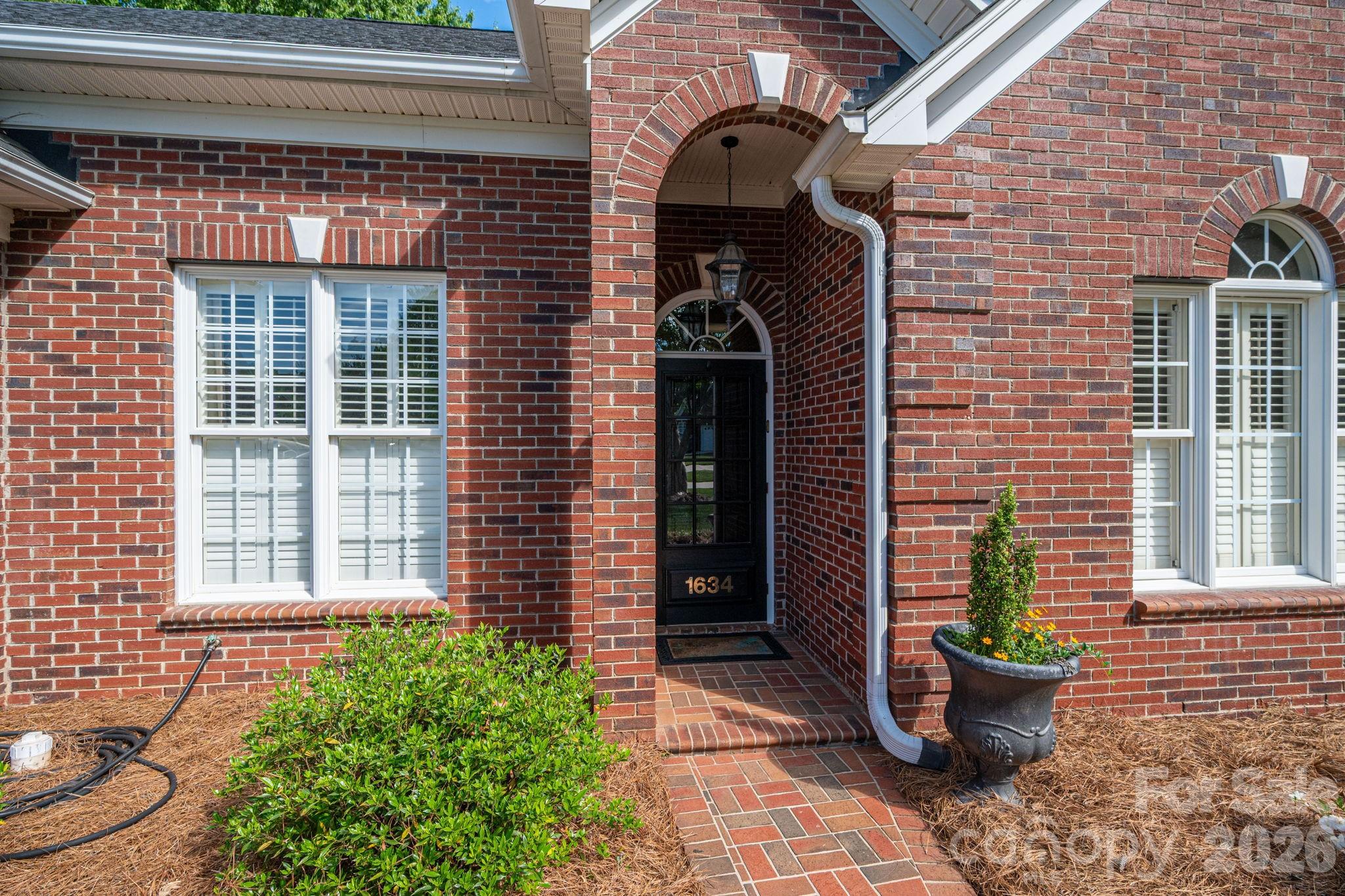 1634 Elkhart Circle Gastonia NC 28054