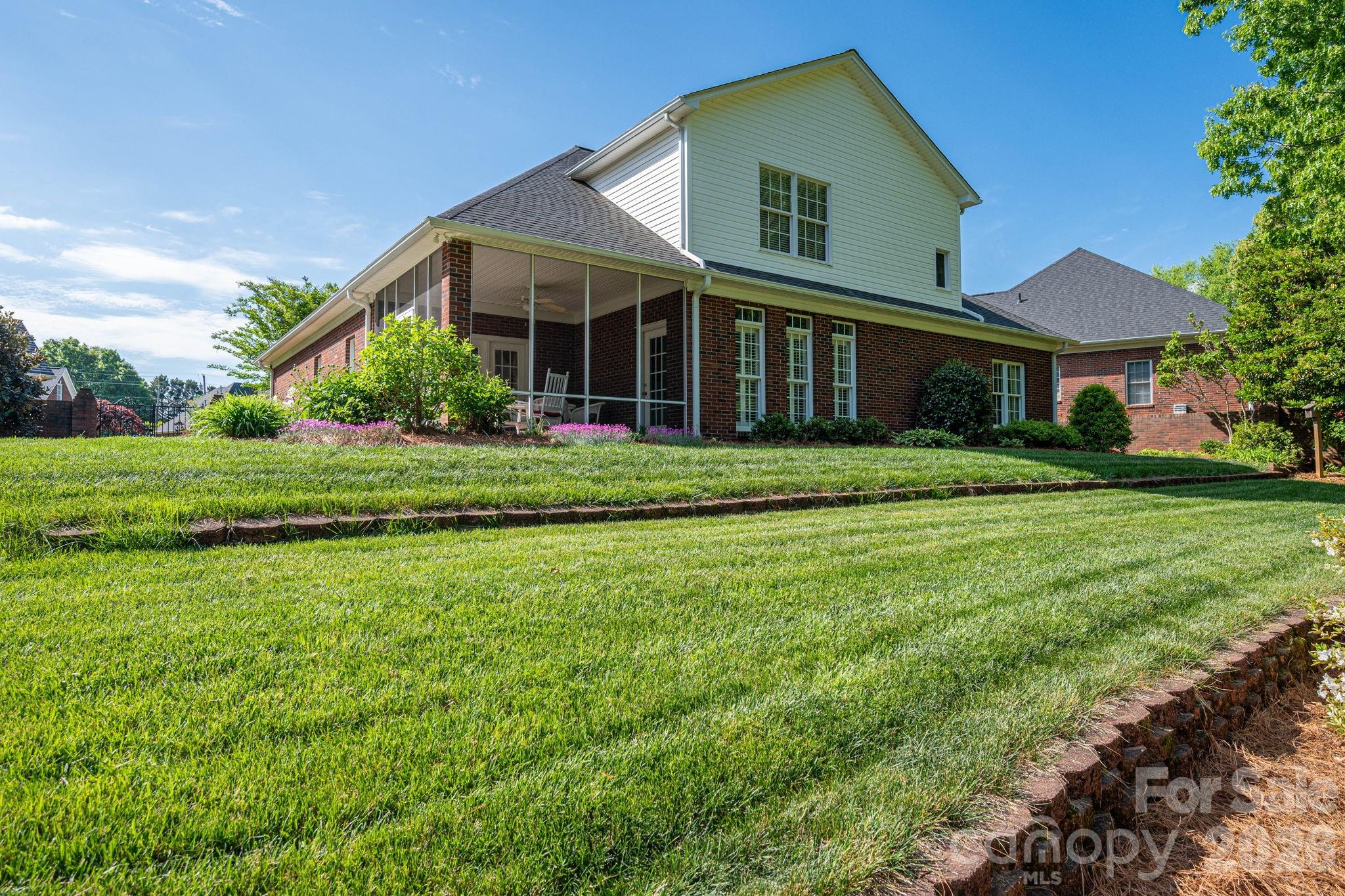 1634 Elkhart Circle Gastonia NC 28054