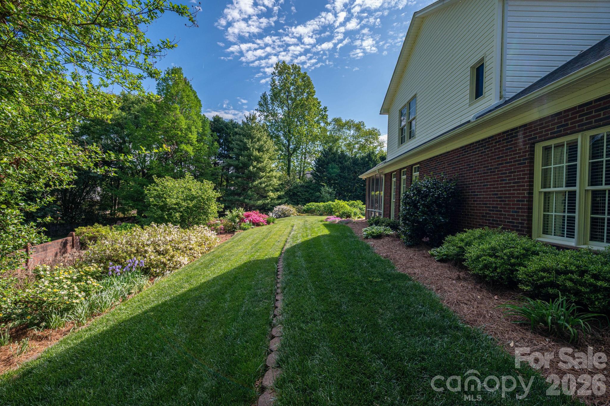 1634 Elkhart Circle Gastonia NC 28054