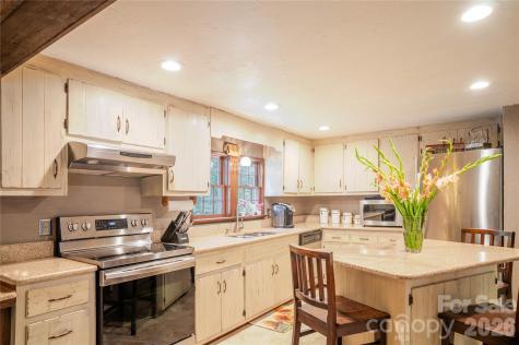 2506 Anders Drive Hendersonville NC 28791