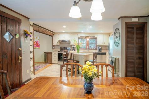 2506 Anders Drive Hendersonville NC 28791