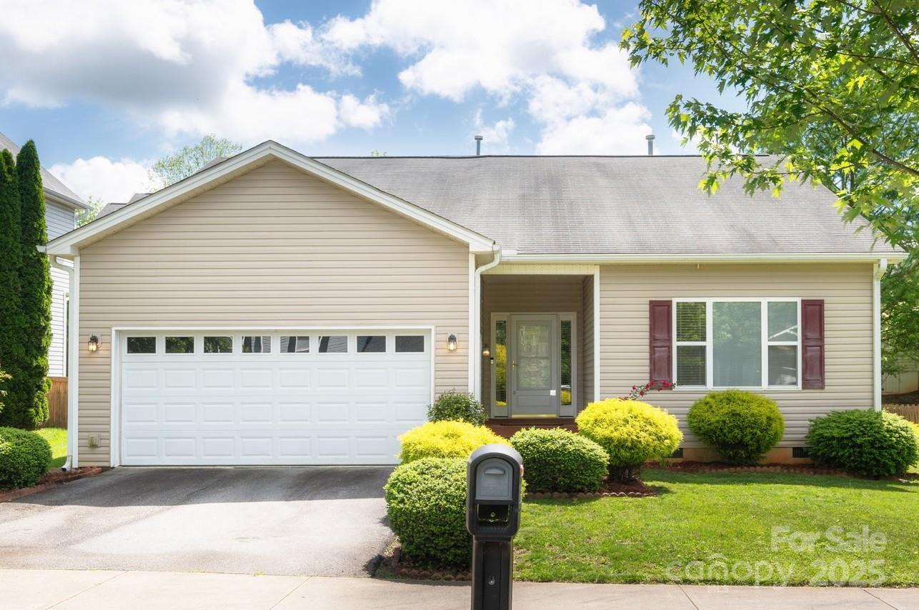 22 Scottish Circle Asheville NC 28803