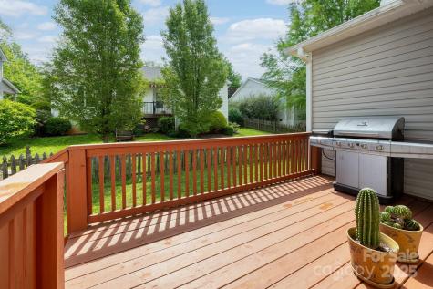 22 Scottish Circle Asheville NC 28803