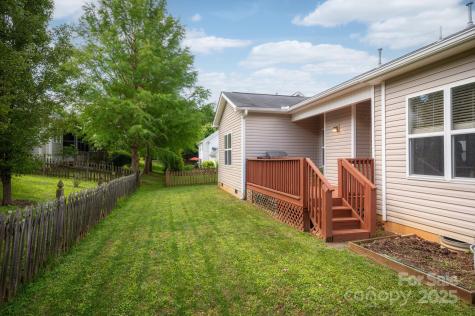 22 Scottish Circle Asheville NC 28803