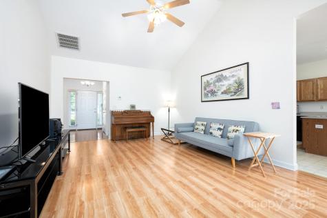 22 Scottish Circle Asheville NC 28803