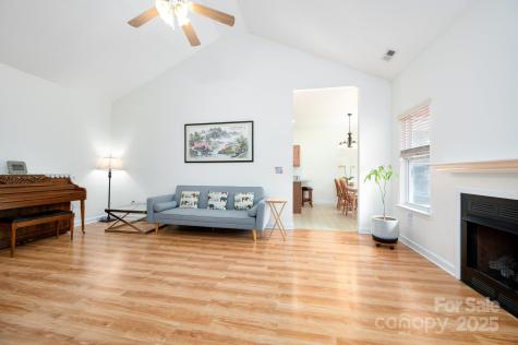 22 Scottish Circle Asheville NC 28803