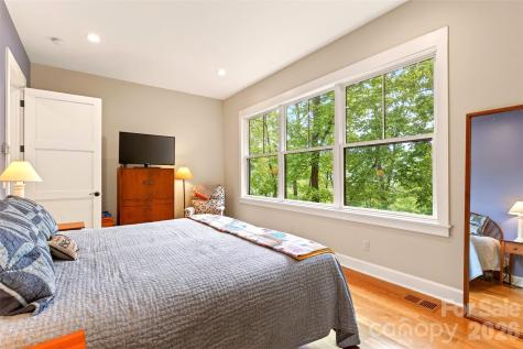 159 Settings Boulevard Black Mountain NC 28711