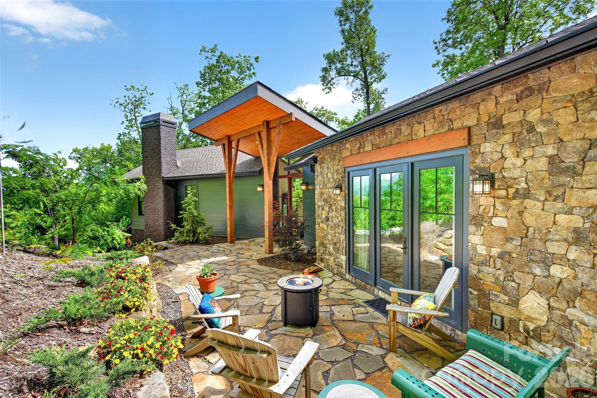 159 Settings Boulevard Black Mountain NC 28711
