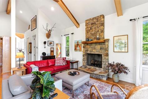 159 Settings Boulevard Black Mountain NC 28711